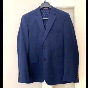 CROWN & IVY Men’s Navy Suit Coat!